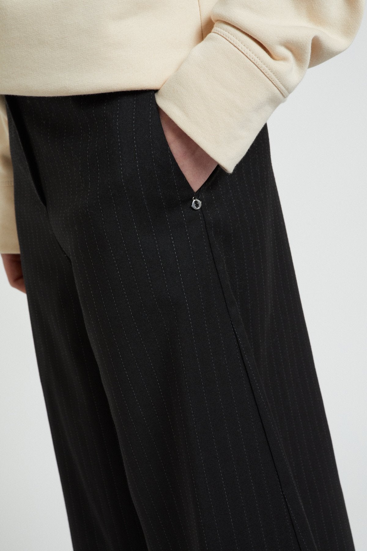 Gonna pantalone gessata