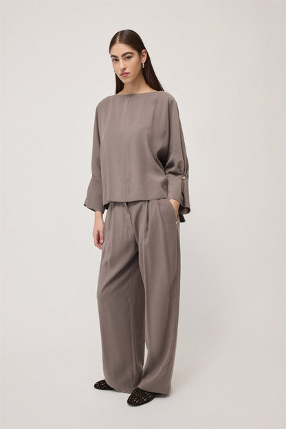 Camicia scollo V profondo