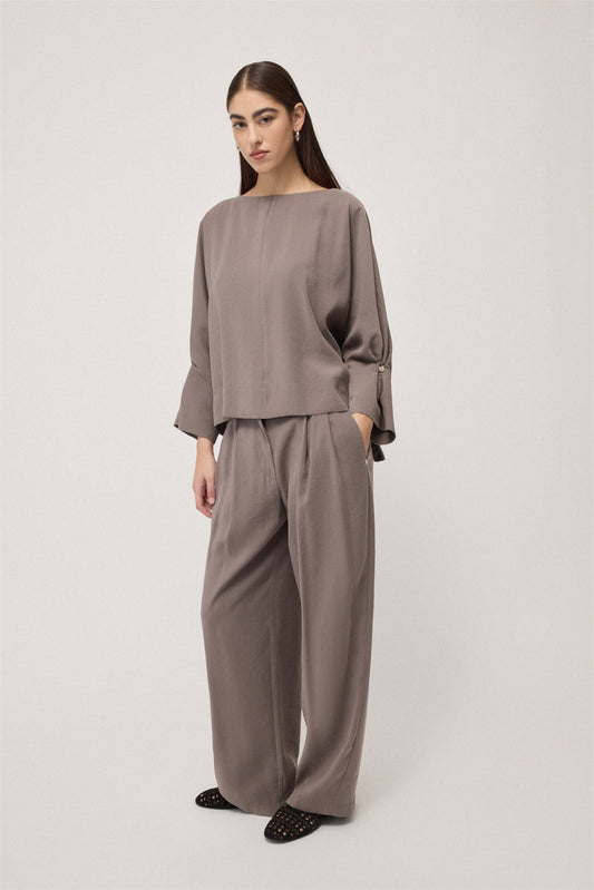 Camicia scollo V profondo