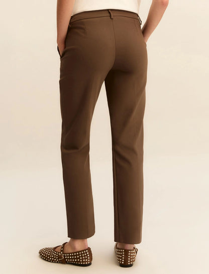 Pantaloni slim
