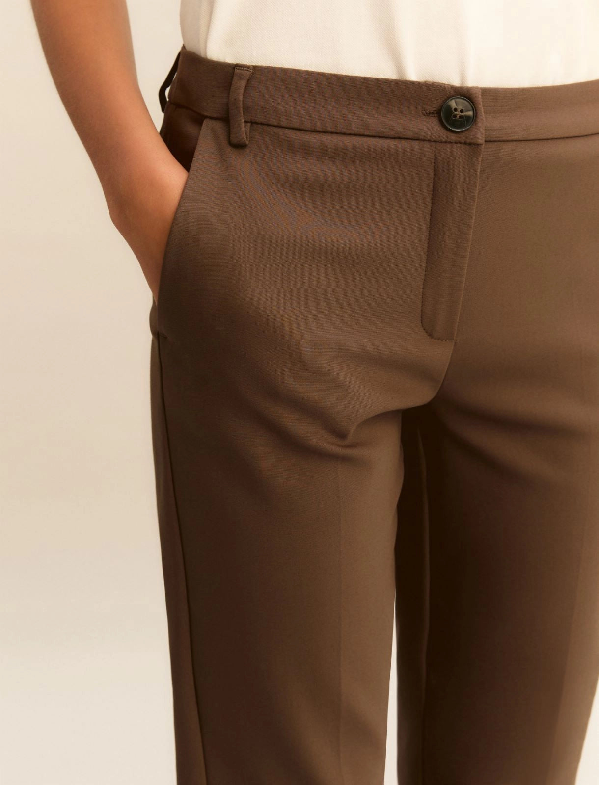 Pantaloni slim