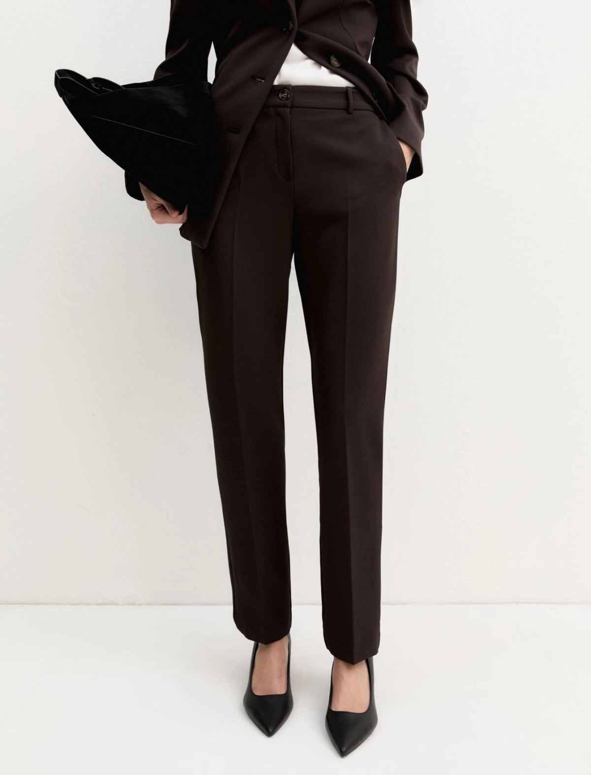 Pantaloni slim