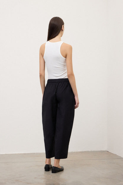 Pantaloni ampi