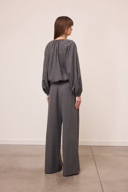 Pantaloni ampi