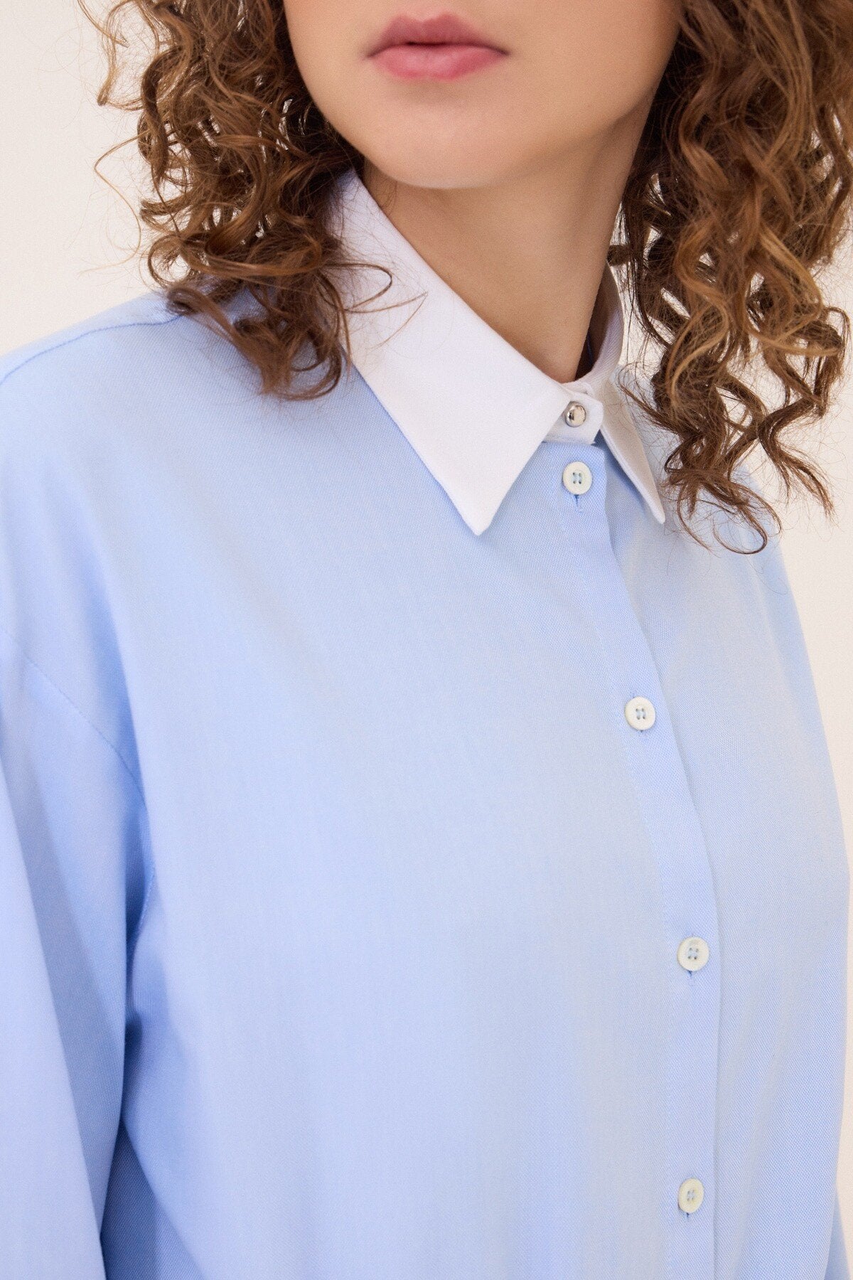 Camicia collo contrasto