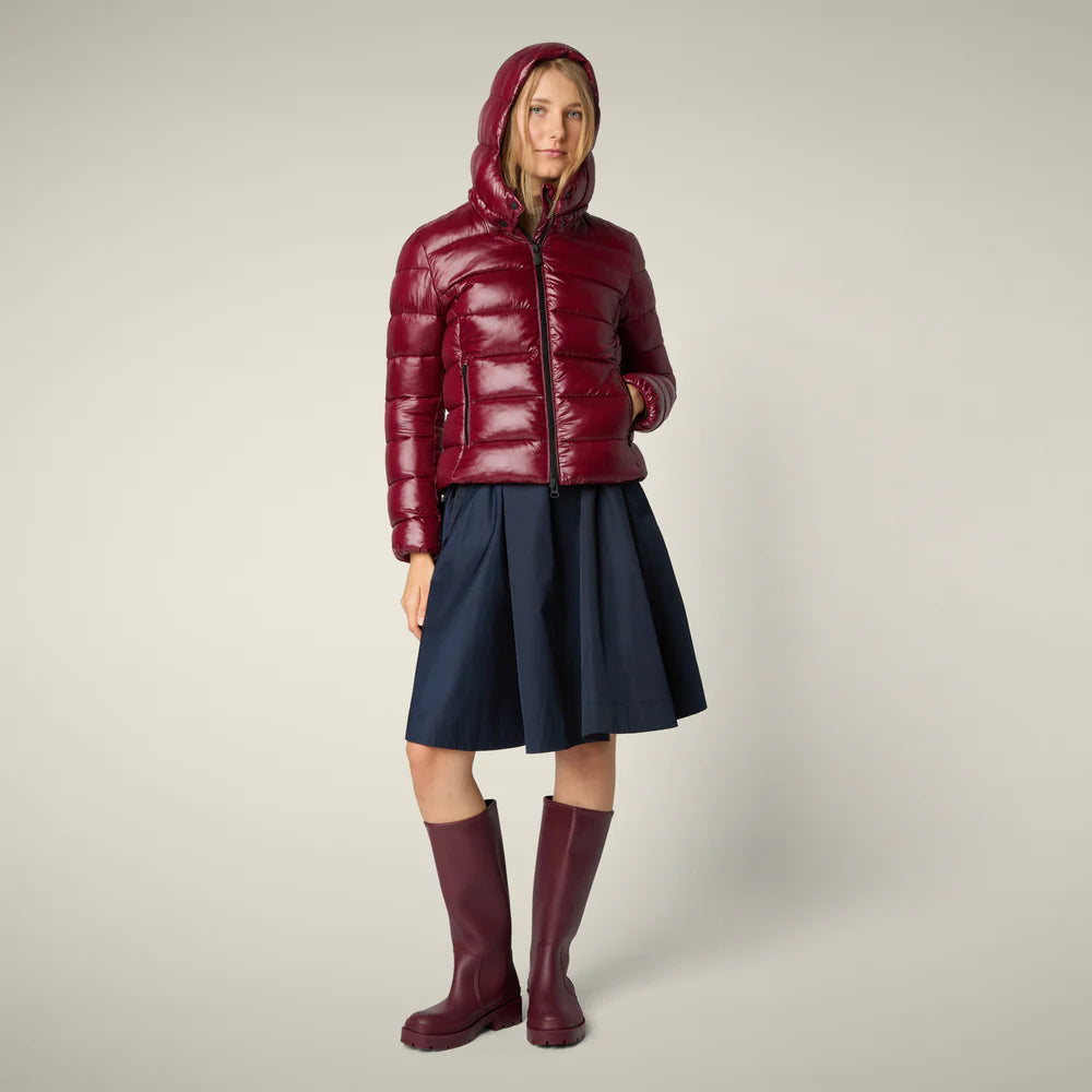 Piumino sagomato lucido cappuccio