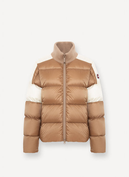 Piumino con contrasti spalle maniche