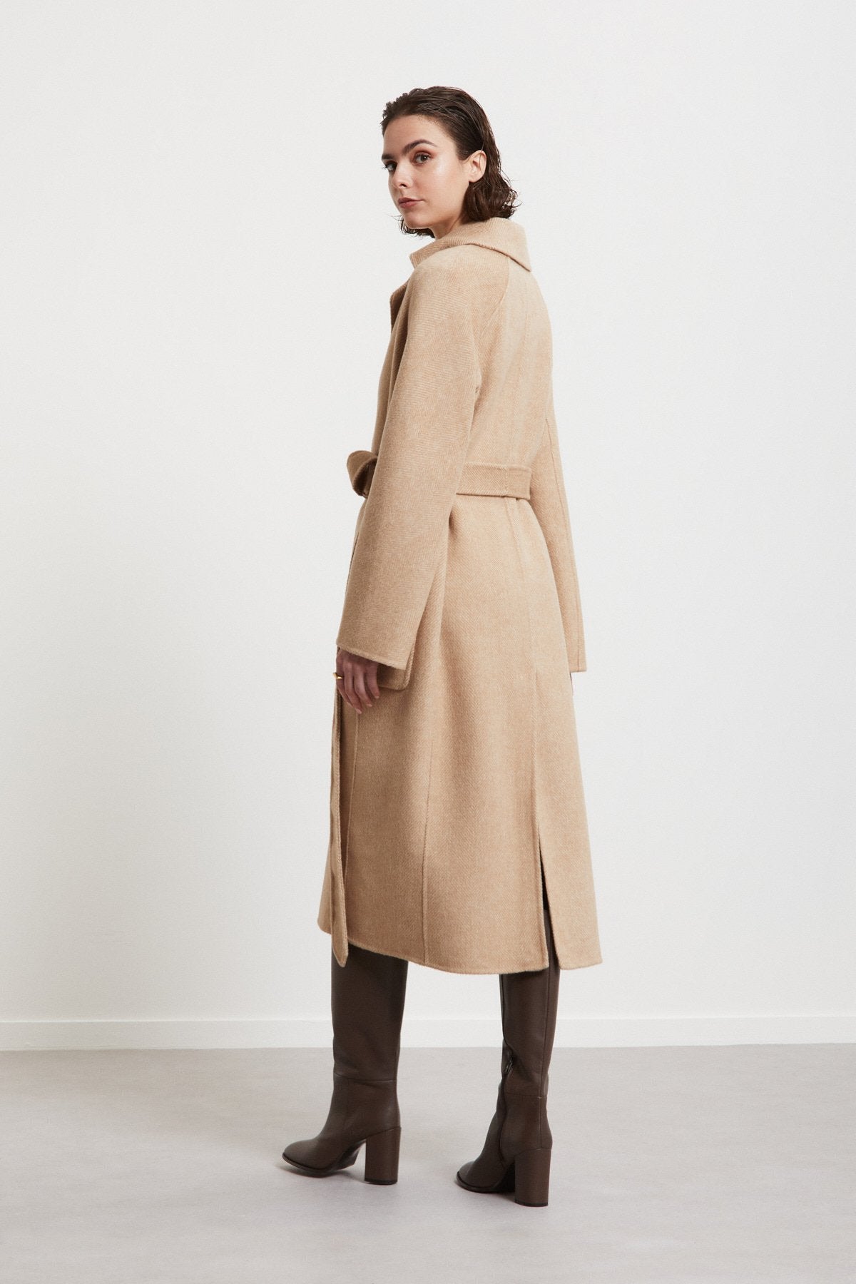 Cappotto spigato cintura