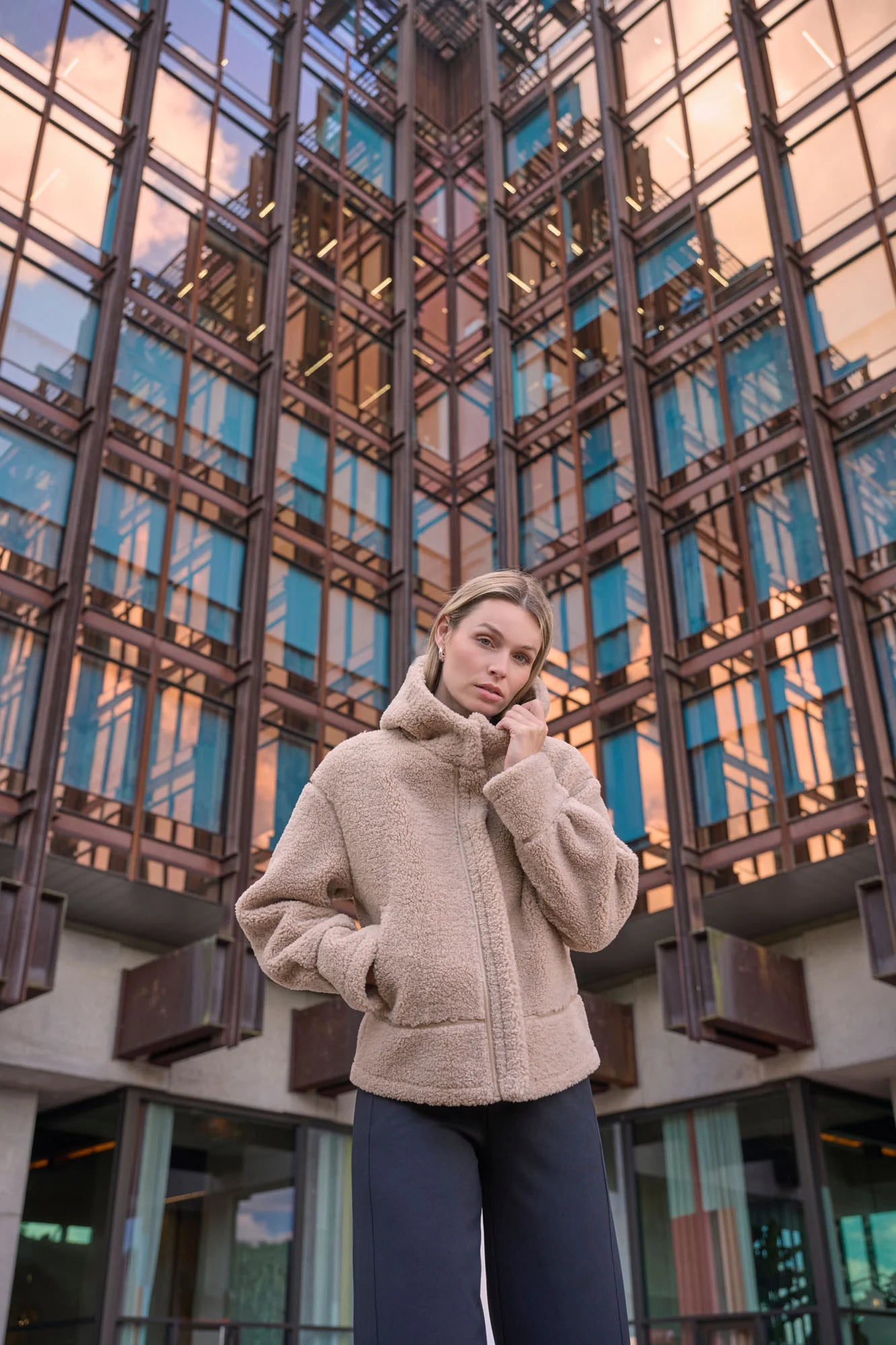 Bomber ecopelliccia cappuccio