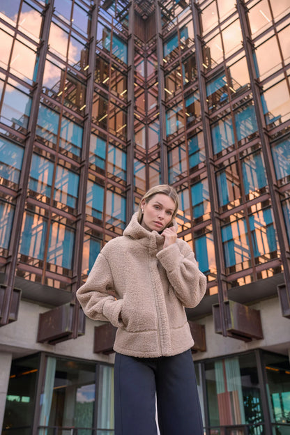 Bomber ecopelliccia cappuccio