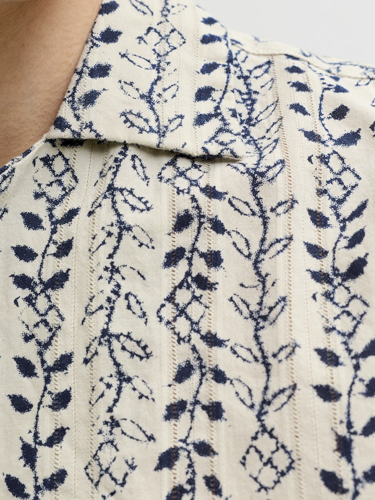 Camicia fantasia maniche corte