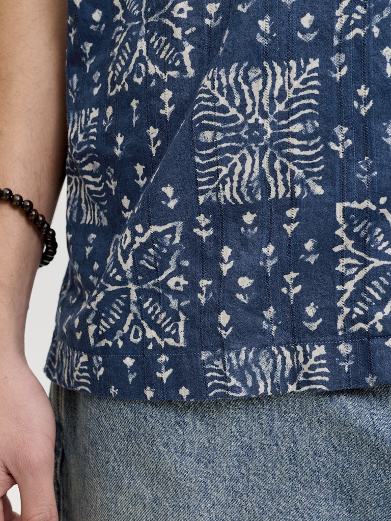 Camicia fantasia maniche corte