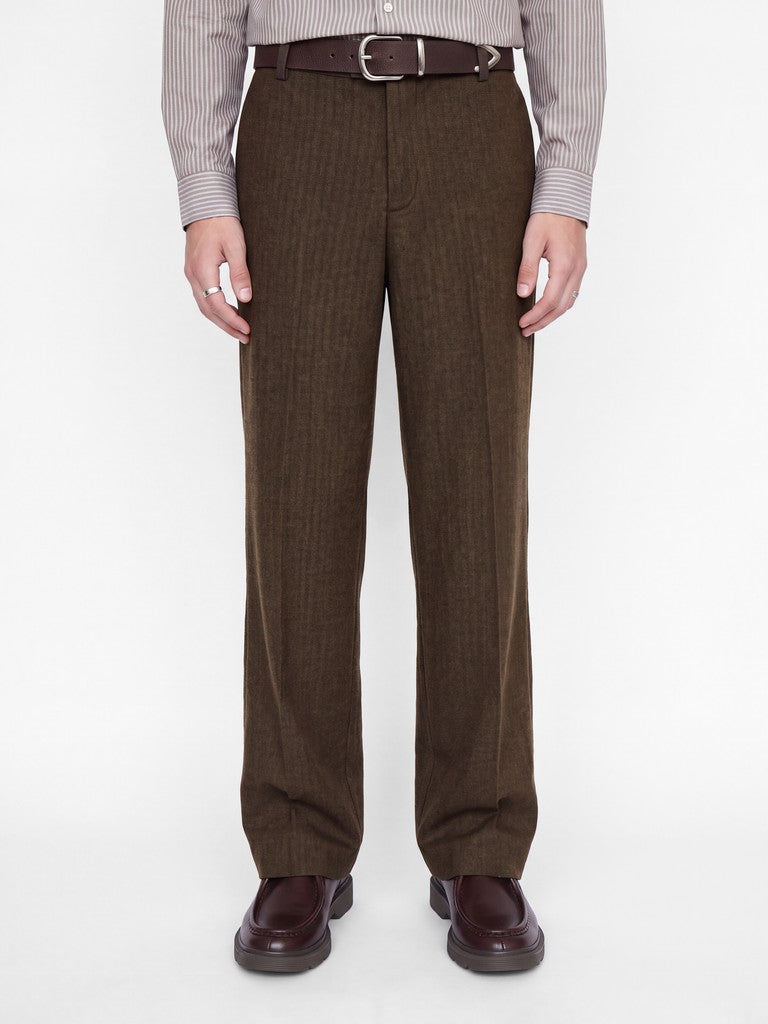 Pantaloni spigati