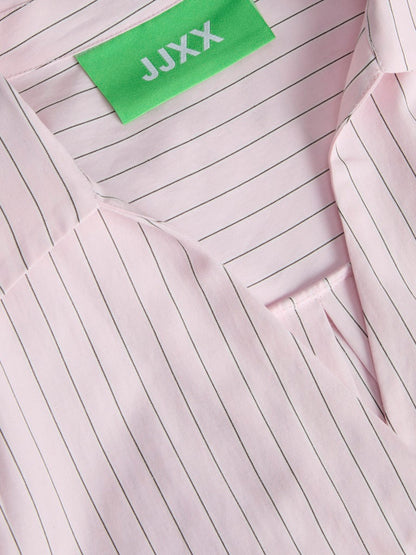 Camicia chiusa collo vela
