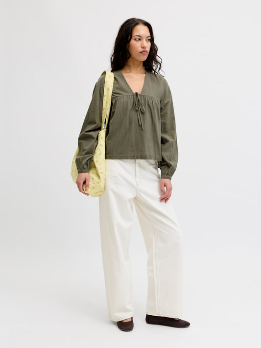 Camicia scollo V laccetti