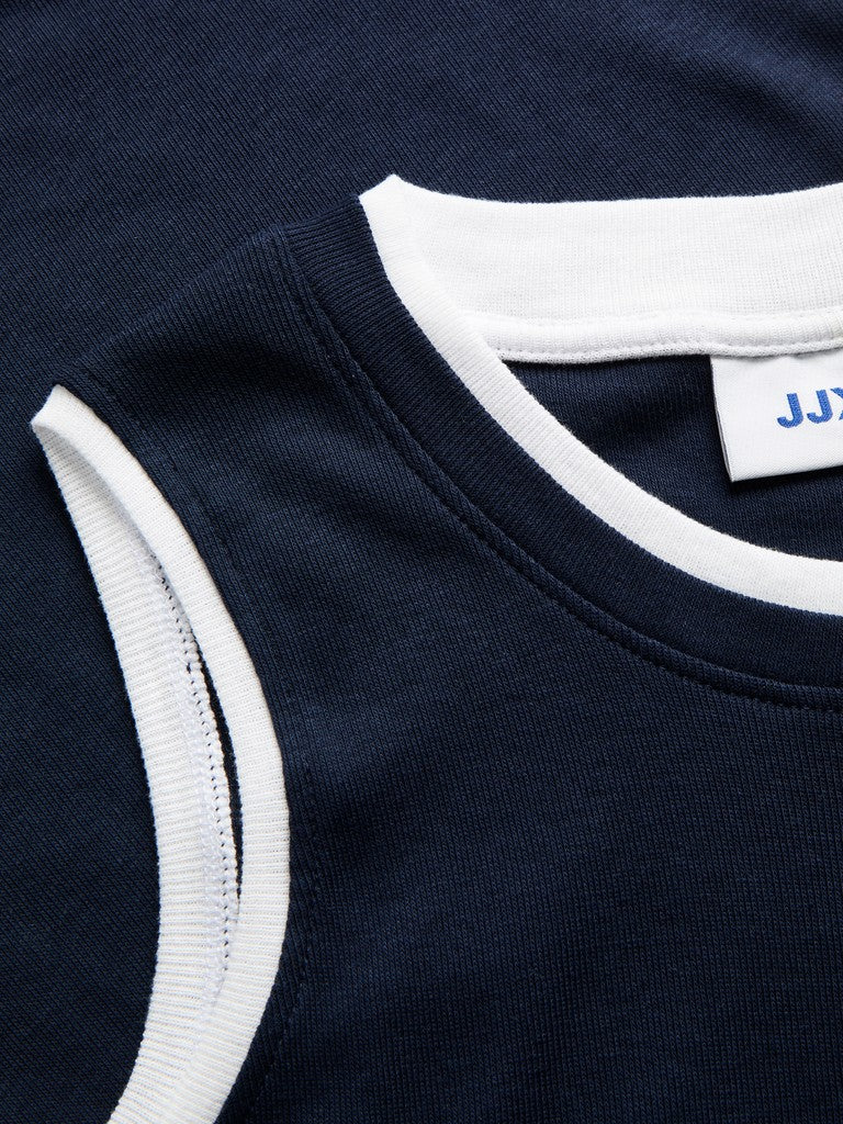 T-shirt smanicata