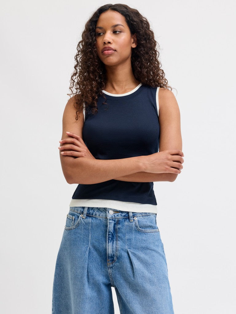 T-shirt smanicata