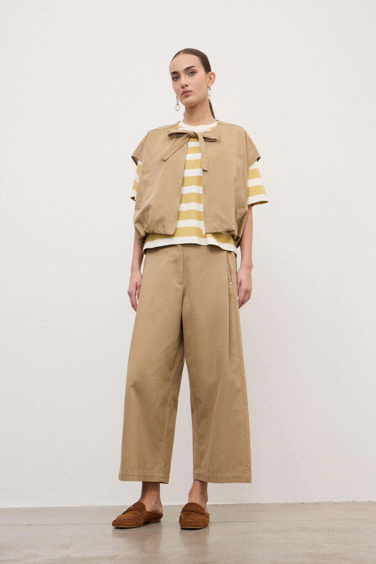 Pantaloni larghi