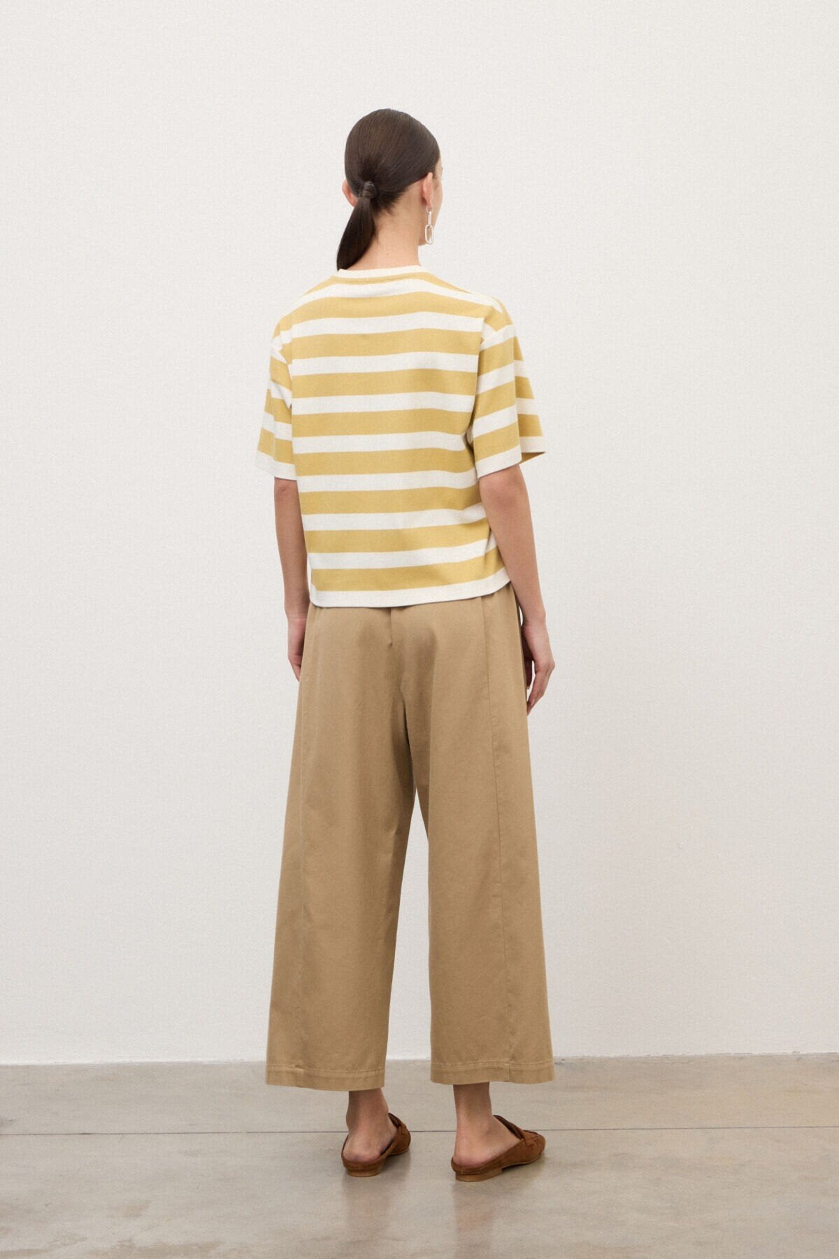 Pantaloni larghi