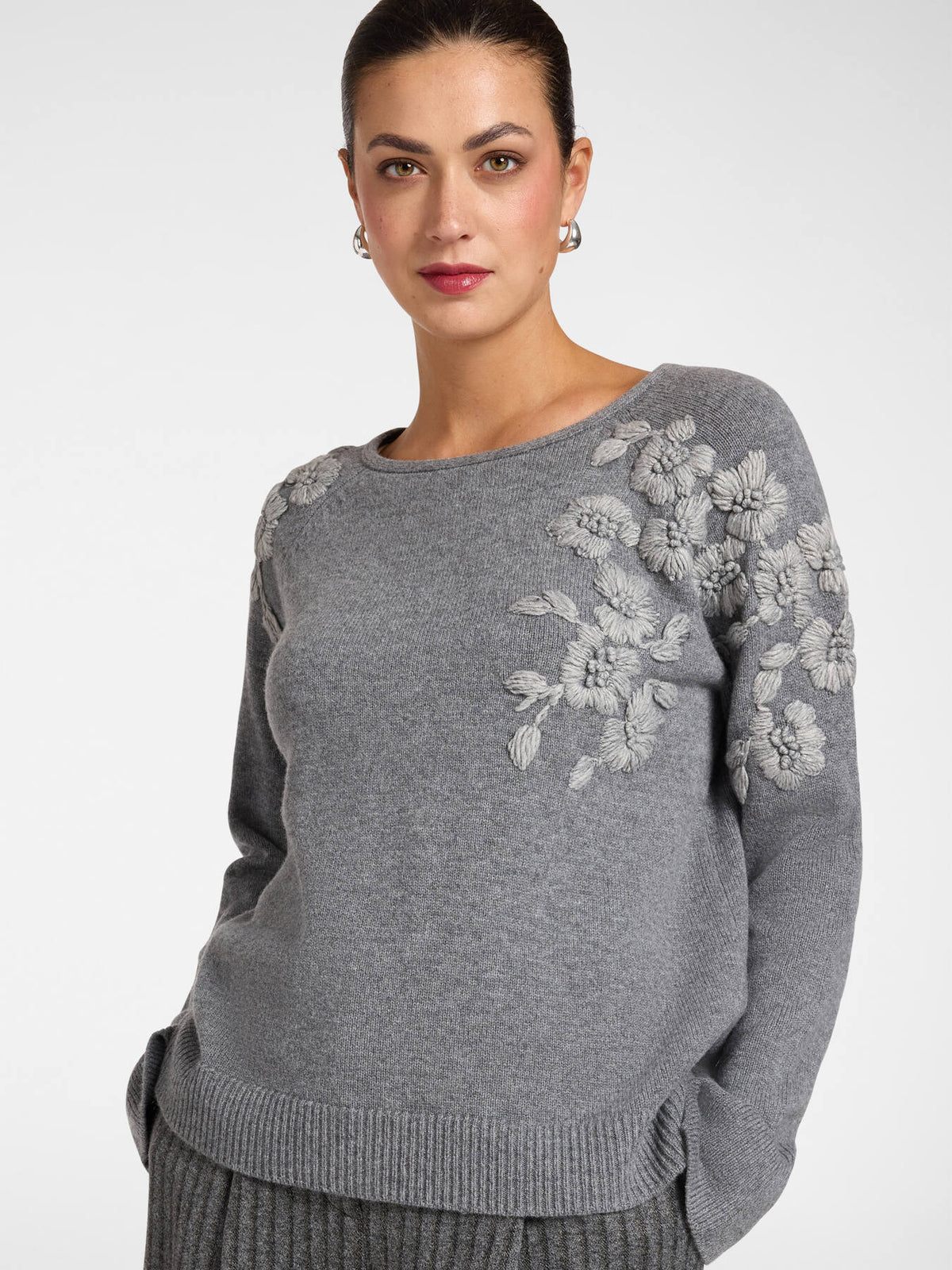 Maglia fiori ricamati