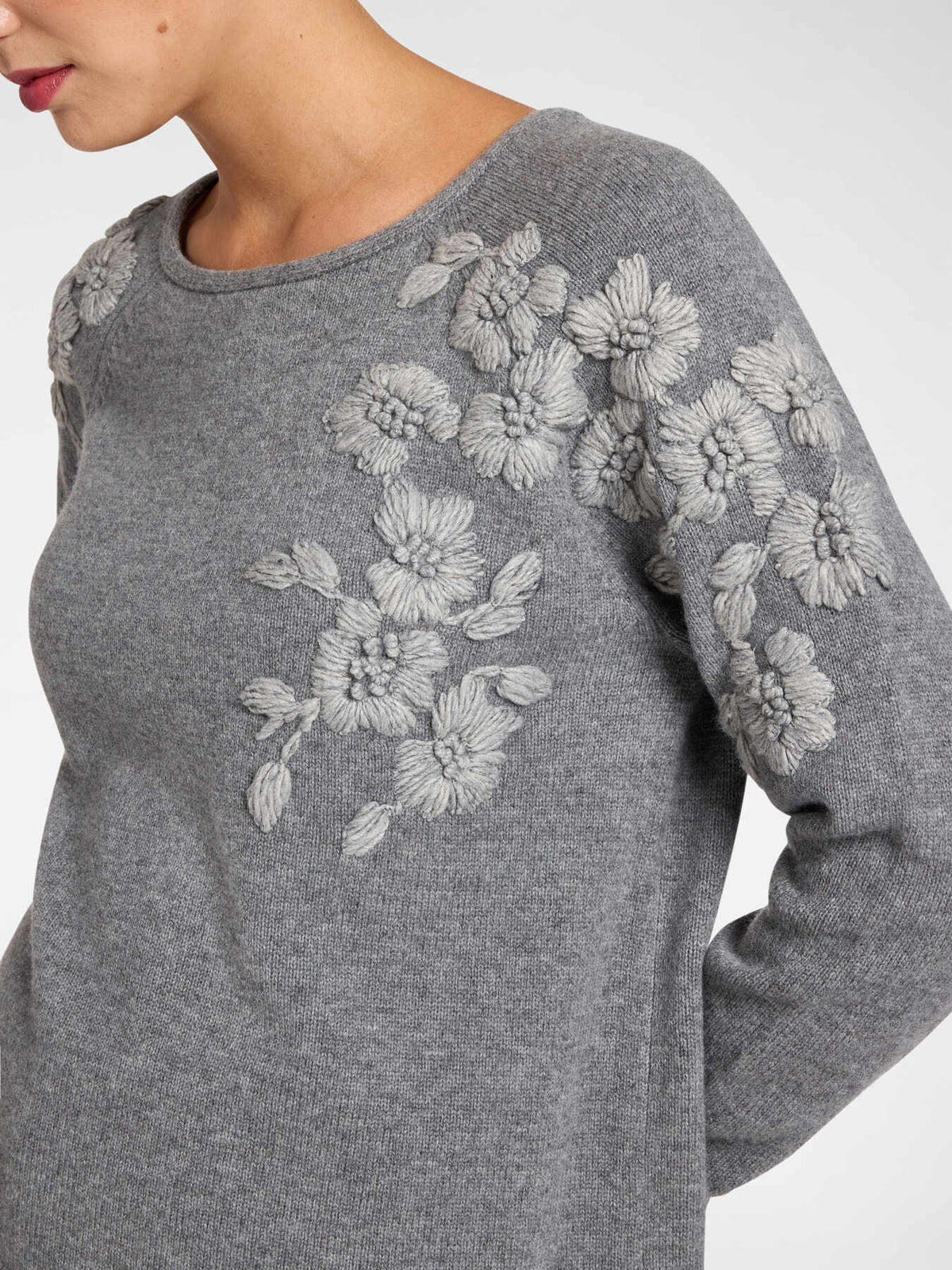 Maglia fiori ricamati
