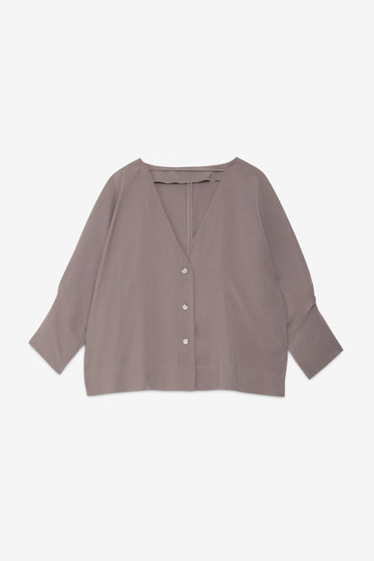 Camicia scollo V profondo