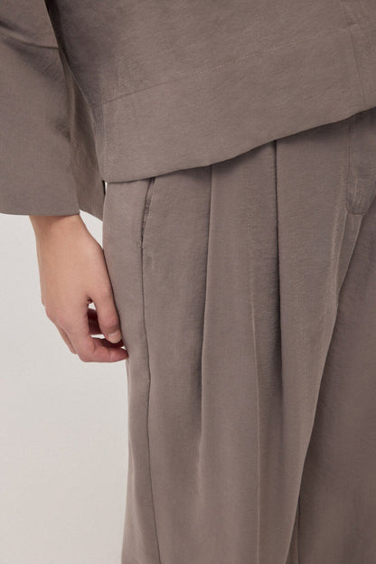 Pantaloni ampi