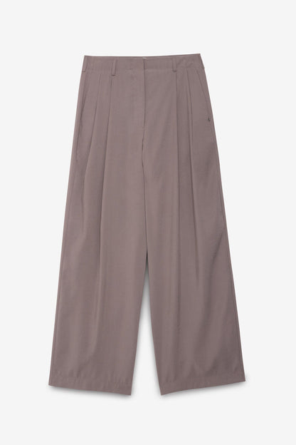 Pantaloni ampi