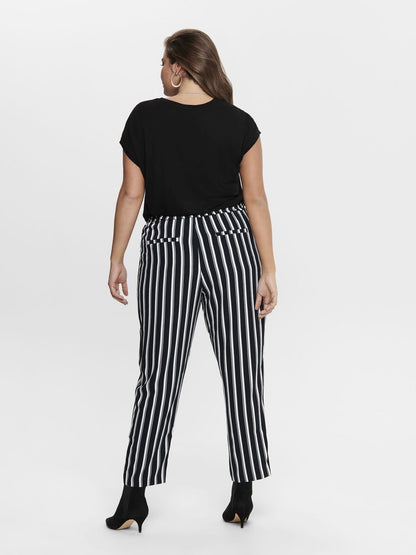 T-shirt inserto macrame