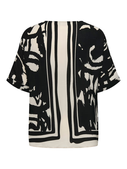 T-shirt fantasia piazzata