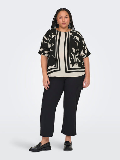 T-shirt fantasia piazzata