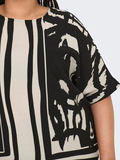 T-shirt fantasia piazzata