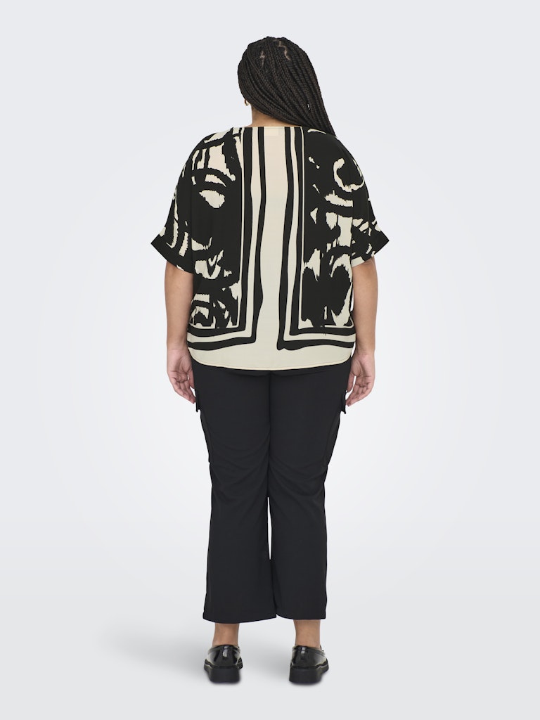 T-shirt fantasia piazzata