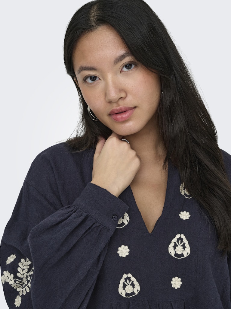 Camicia maniche lunghe ricami
