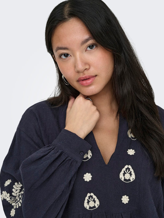 Camicia maniche lunghe ricami