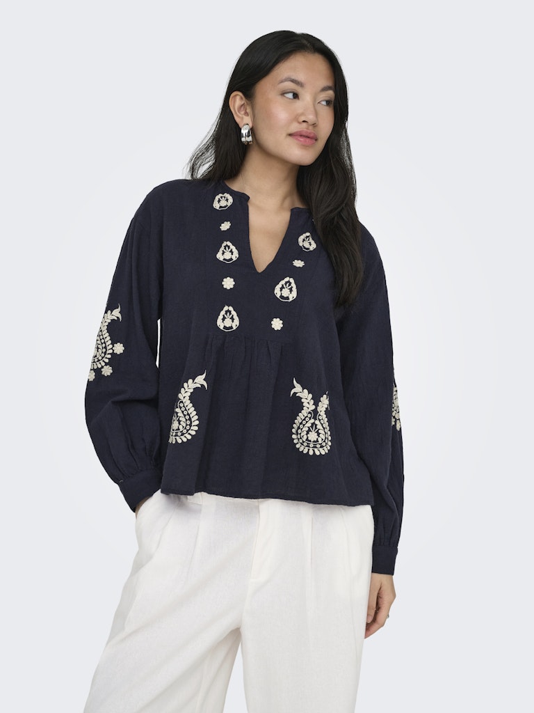 Camicia maniche lunghe ricami