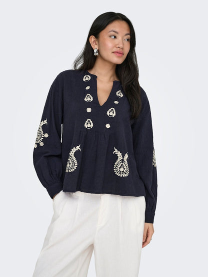 Camicia maniche lunghe ricami