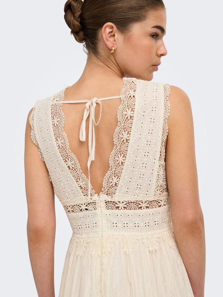 Abito lungo inserti pizzo