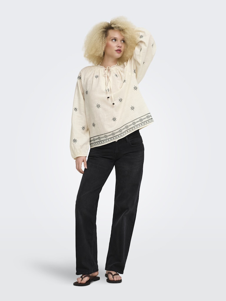 Camicia laccio collo ricami