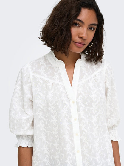 Camicia ricamata