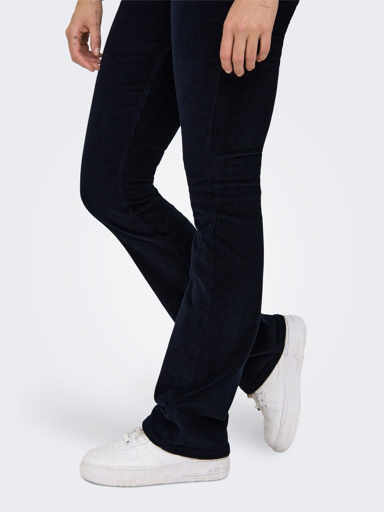 Pantaloni slim velluto