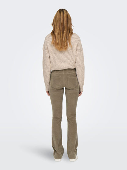 Pantaloni slim velluto