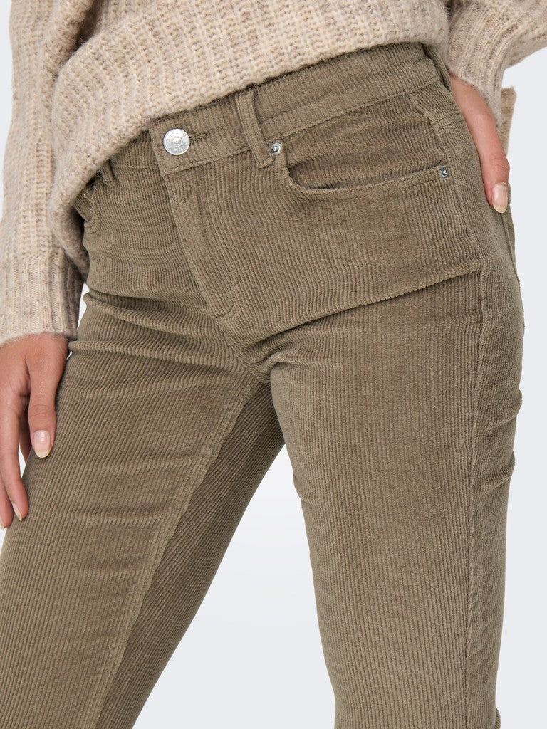 Pantaloni slim velluto