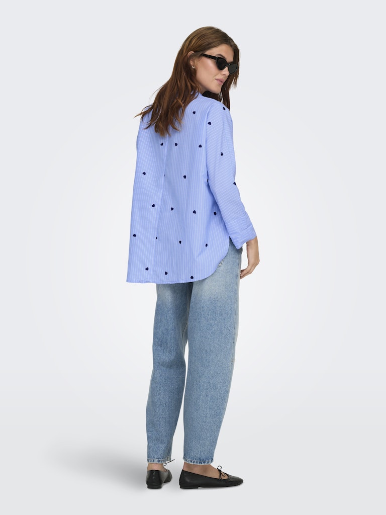 Camicia rigata ricamata