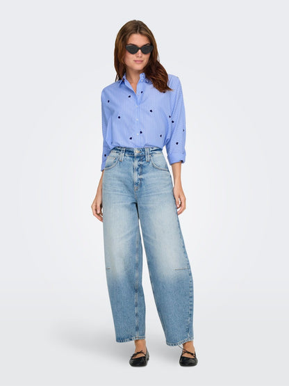 Camicia rigata ricamata