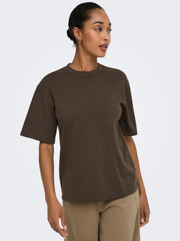 T-shirt loose
