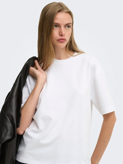 T-shirt loose