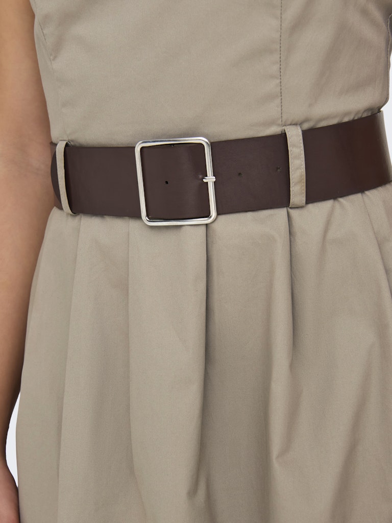 Abito senza spallini cintura