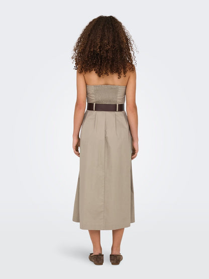 Abito senza spallini cintura