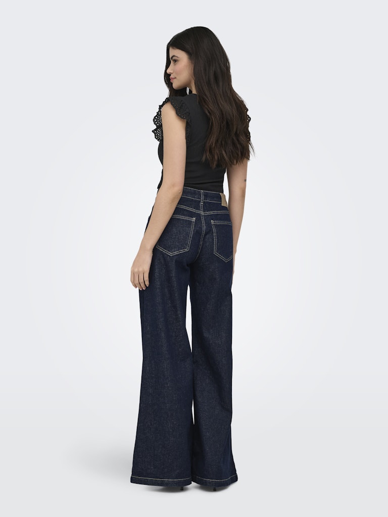 T-shirt crop alette sangallo
